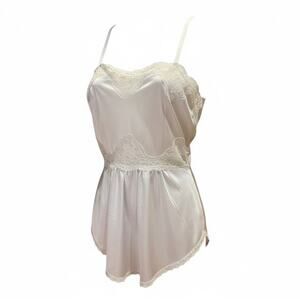 GREY LACE PIECE SHORTS